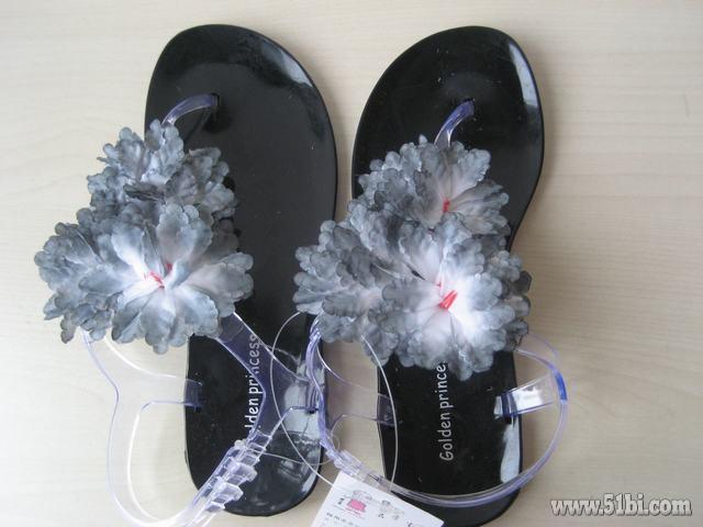 走秀网--金公主花朵夹趾塑料凉鞋,真是太难看了